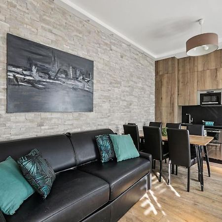 03 Tour Eiffel Appartement Pour 7 Personnes Paris Bagian luar foto